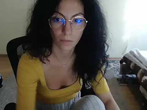 Snapshot of Emmatoo chatting on 10.13.25 Emmatoo online show from 10.13.25