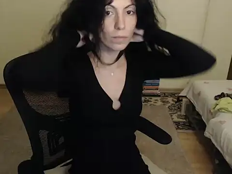 Snapshot of Emmatoo chatting on 10.14.25 Emmatoo online show from 10.14.25