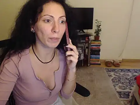 Snapshot of Emmatoo chatting on 10.18.25 Emmatoo online show from 10.18.25