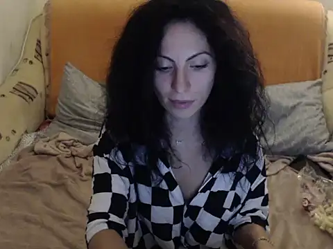 Snapshot of Emmatoo chatting on 11.01.25 Emmatoo online show from 11.01.25