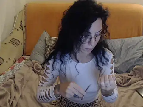 Snapshot of Emmatoo chatting on 11.02.25 Emmatoo online show from 11.02.25