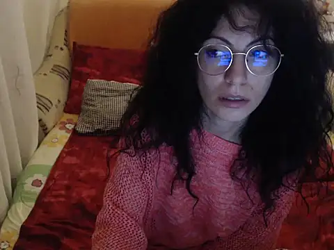 Snapshot of Emmatoo chatting on 11.21.25 Emmatoo online show from 11.21.25