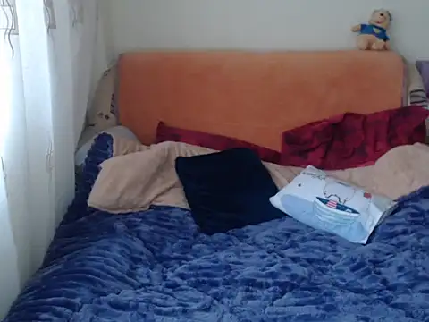 Snapshot of Emmatoo chatting on 11.23.25 Emmatoo online show from 11.23.25