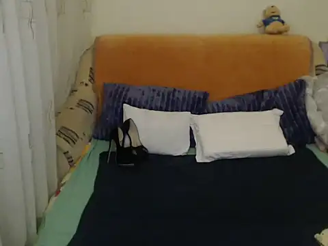 Snapshot of Emmatoo chatting on 12.02.25 Emmatoo online show from 12.02.25