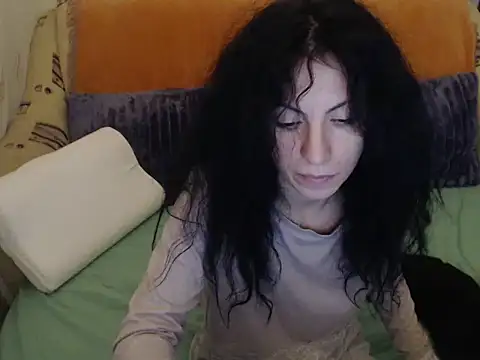 Snapshot of Emmatoo chatting on 12.04.25 Emmatoo online show from 12.04.25