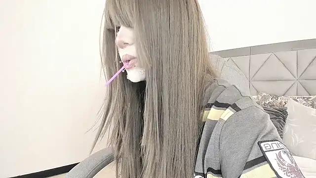 Snapshot of celestica_rose chatting on 02.26.26 celestica rose online show from 02.26.26