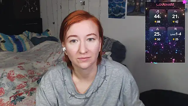 Snapshot of licentia__poetica chatting on 12.24.24 licentia  poetica online show from 12.24.24