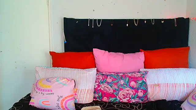 SAVAGExBOO online show from 11.05.25