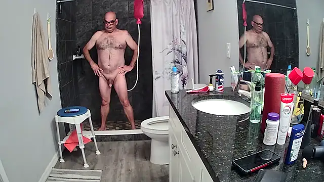 Snapshot of lou63ponce chatting on 09.10.25 lou63ponce online show from 09.10.25