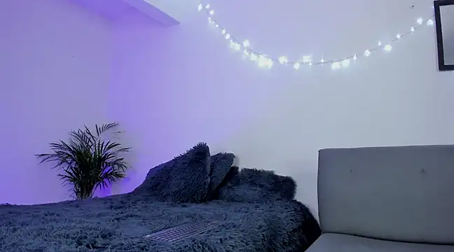 Snapshot of Giraldo_cns chatting on 12.20.24 Giraldo cns online show from 12.20.24