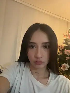 Snapshot of Angeeel_ chatting on 12.27.24 Angeeel online show from 12.27.24