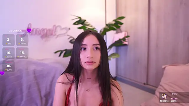 Snapshot of Angeeel_ chatting on 09.26.25 Angeeel online show from 09.26.25