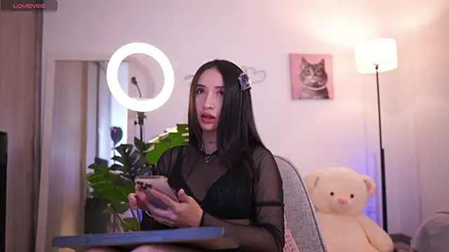 Snapshot of Angeeel_ chatting on 09.30.25 Angeeel online show from 09.30.25