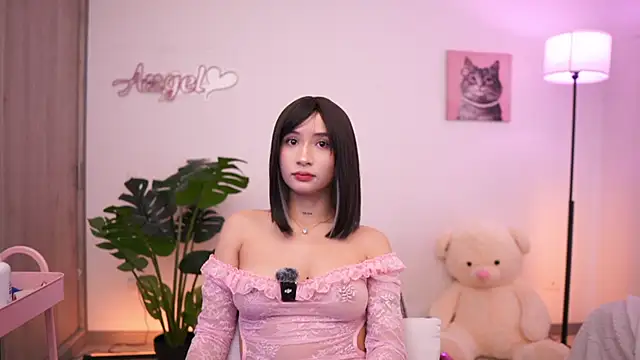 Snapshot of Angeeel_ chatting on 10.14.25 Angeeel online show from 10.14.25