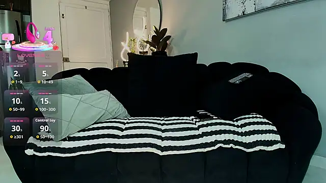 Snapshot of Damon-benet chatting on 11.20.25 Damon-benet online show from 11.20.25