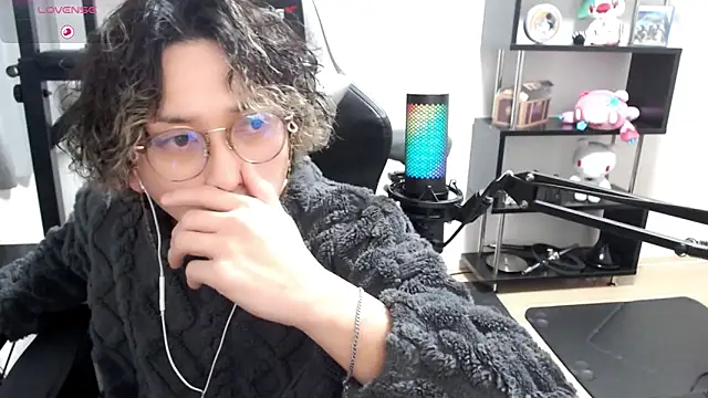 Snapshot of Shizukuu chatting on 03.12.25 Shizukuu online show from 03.12.25