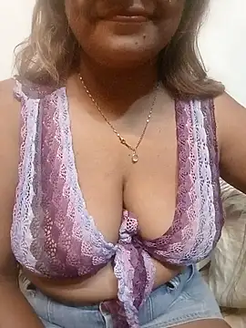Snapshot of Shaali_Ang chatting on 07.18.26 Shaali Ang online show from 07.18.26