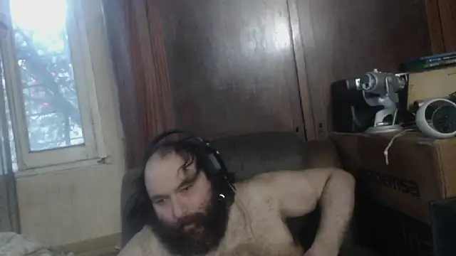 Snapshot of hairyhulk chatting on 01.19.25 hairyhulk online show from 01.19.25