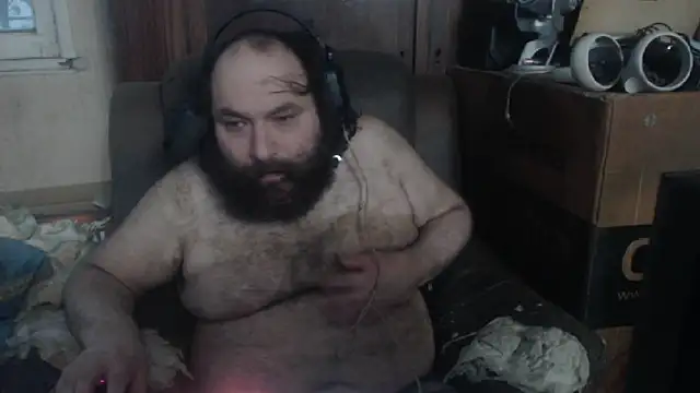 Snapshot of hairyhulk chatting on 01.21.25 hairyhulk online show from 01.21.25