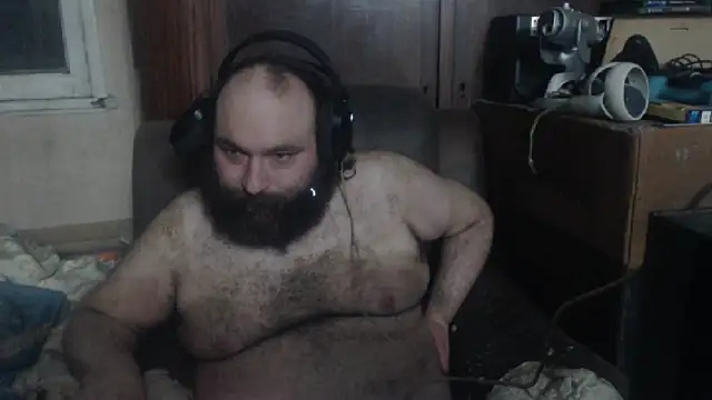 Snapshot of hairyhulk chatting on 01.22.25 hairyhulk online show from 01.22.25