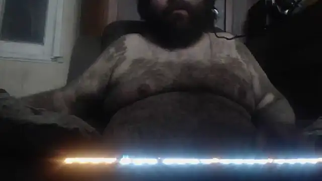 Snapshot of hairyhulk chatting on 10.12.25 hairyhulk online show from 10.12.25