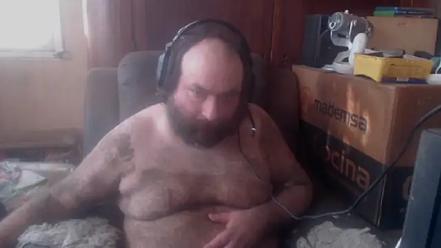 Snapshot of hairyhulk chatting on 10.17.25 hairyhulk online show from 10.17.25