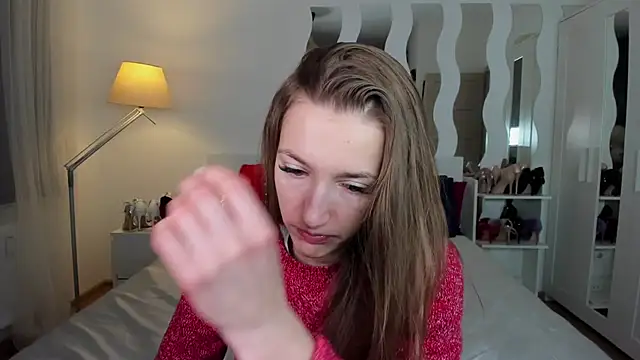 KateRedgar online show from 02.04.25