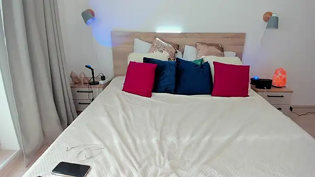 KateRedgar online show from 10.03.25