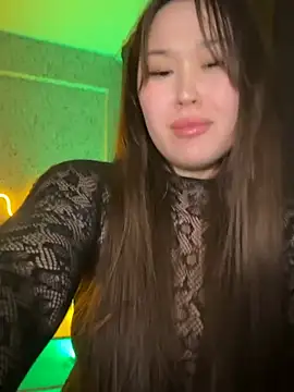 Snapshot of your_toxic_cum chatting on 04.19.26 your toxic cum online show from 04.19.26