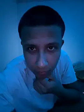 AdrianUquillas online show from 11.26.25