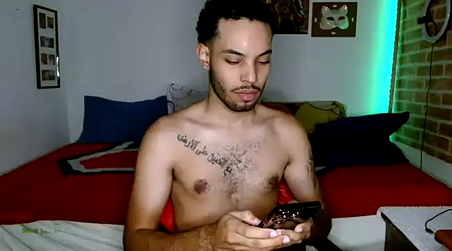 Snapshot of colinbrown chatting on 02.02.25 colinbrown online show from 02.02.25