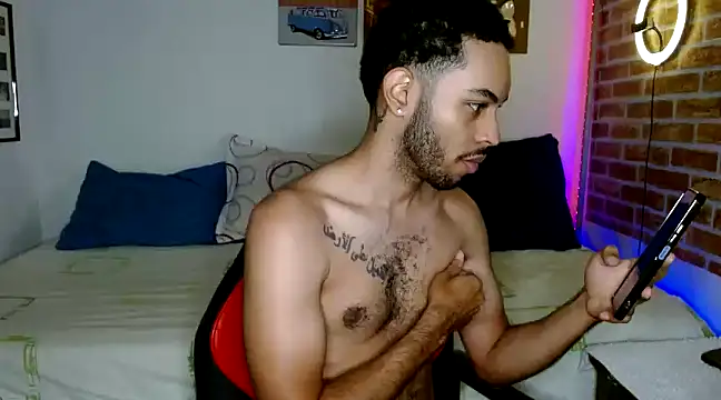 Snapshot of colinbrown chatting on 02.06.25 colinbrown online show from 02.06.25