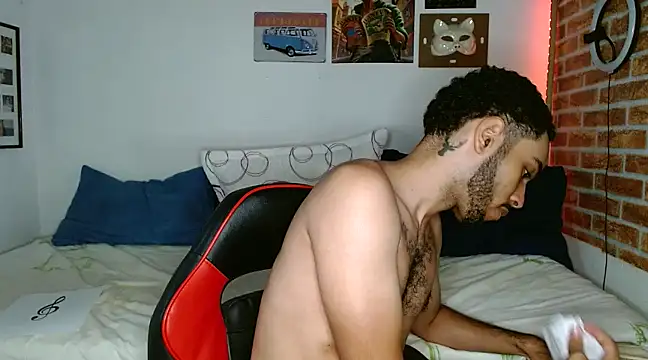 Snapshot of colinbrown chatting on 02.09.25 colinbrown online show from 02.09.25