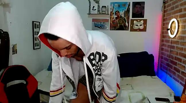 Snapshot of colinbrown chatting on 02.12.25 colinbrown online show from 02.12.25