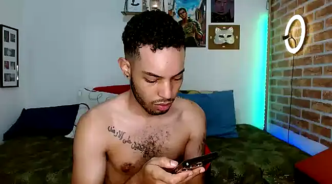 Snapshot of colinbrown chatting on 03.05.25 colinbrown online show from 03.05.25