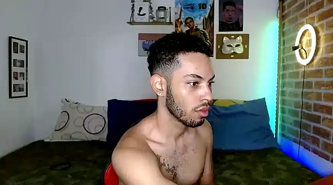 Snapshot of colinbrown chatting on 03.10.25 colinbrown online show from 03.10.25