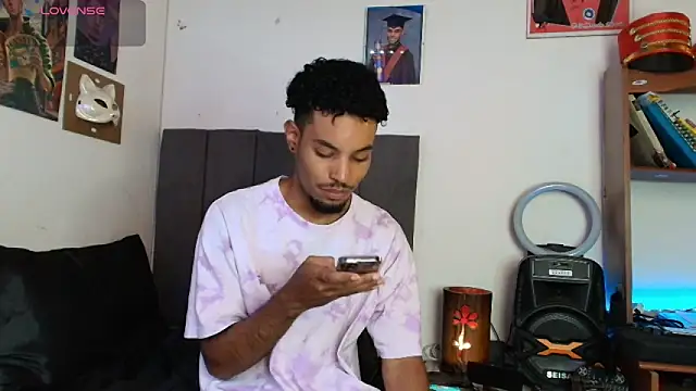 Snapshot of colinbrown chatting on 09.09.25 colinbrown online show from 09.09.25