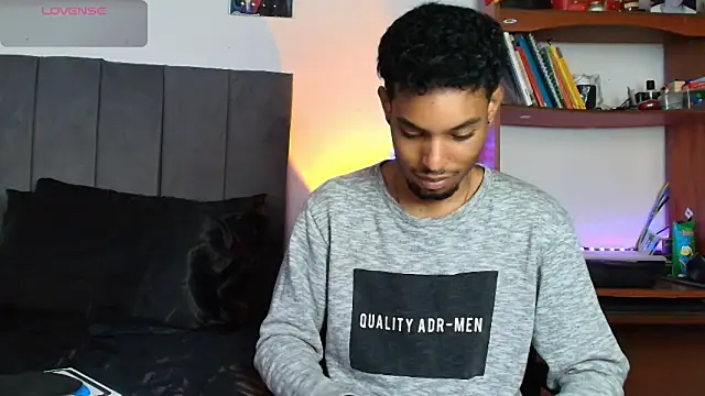 Snapshot of colinbrown chatting on 09.30.25 colinbrown online show from 09.30.25