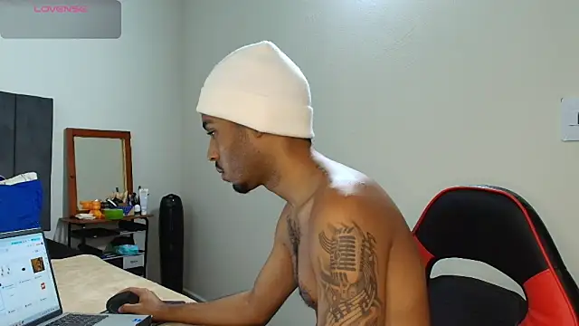 Snapshot of colinbrown chatting on 11.13.25 colinbrown online show from 11.13.25