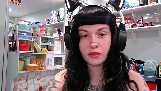 Snapshot of Marcelinegoddess chatting on 02.17.25 Marcelinegoddess online show from 02.17.25