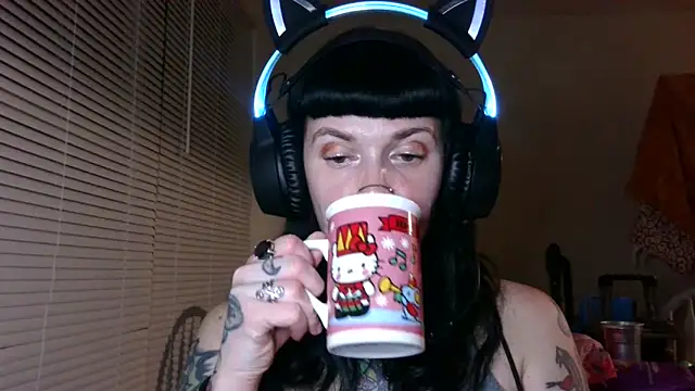 Snapshot of Marcelinegoddess chatting on 03.05.25 Marcelinegoddess online show from 03.05.25