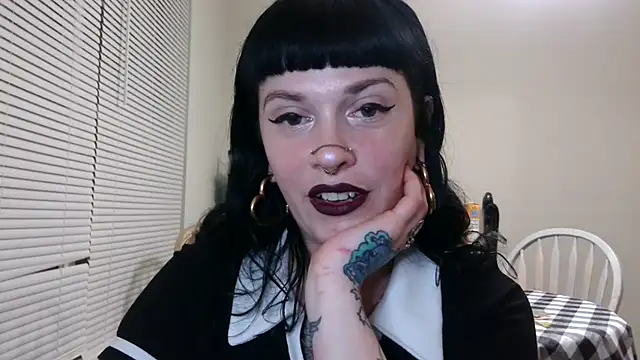 Snapshot of Marcelinegoddess chatting on 03.11.25 Marcelinegoddess online show from 03.11.25