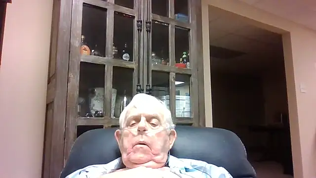 Snapshot of bootlegmanz chatting on 06.05.26 bootlegmanz online show from 06.05.26