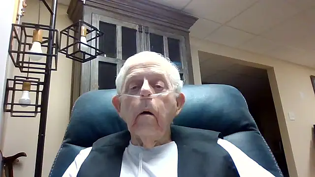 Snapshot of bootlegmanz chatting on 06.12.26 bootlegmanz online show from 06.12.26