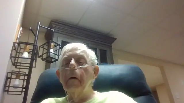 Snapshot of bootlegmanz chatting on 06.14.26 bootlegmanz online show from 06.14.26