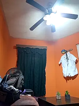 miicheele32 online show from 11.13.25