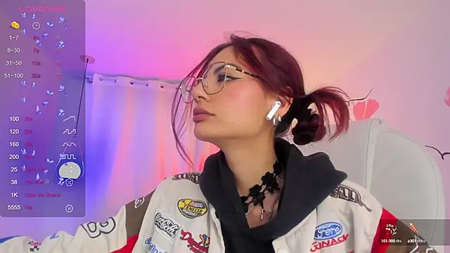 Snapshot of sophiecherry_ chatting on 01.10.25 sophiecherry  online show from 01.10.25