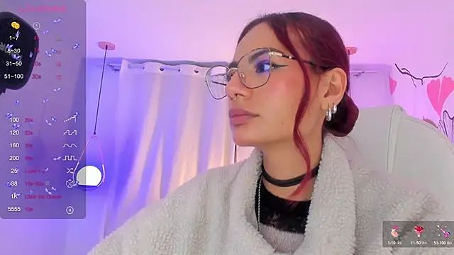 Snapshot of sophiecherry_ chatting on 01.28.25 sophiecherry  online show from 01.28.25