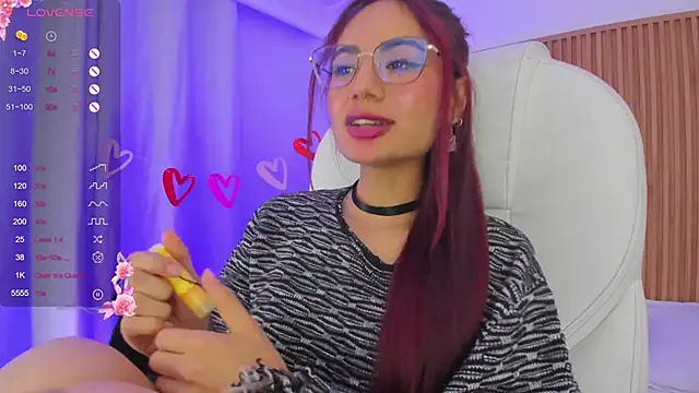 Snapshot of sophiecherry_ chatting on 02.17.25 sophiecherry  online show from 02.17.25