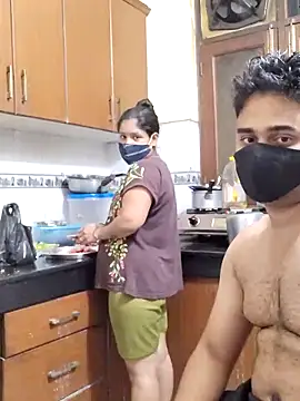 IND COUPLE1 online show from 02.15.25